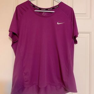 Nike active top
